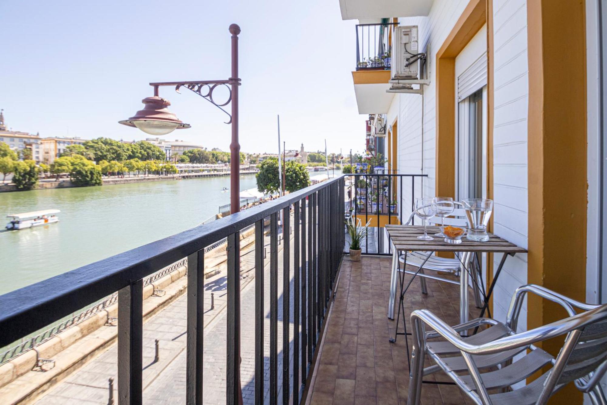 3 Bedroom With Stunning Guadalquivir Views Appartement Séville